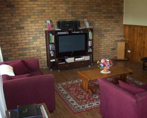 Riverland Holiday Cottage - Hervey Bay Accommodation 1