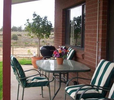 Riverland Holiday Cottage - Hervey Bay Accommodation 5