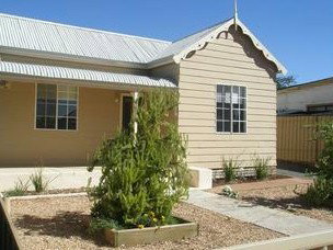 Cosy Cottage - Hervey Bay Accommodation 2