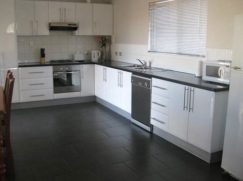 Silver City Cottages - Hervey Bay Accommodation 0