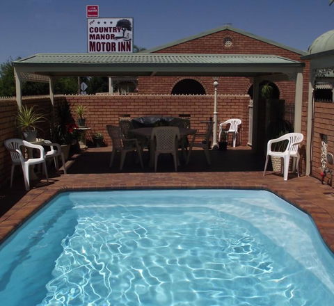 Country Manor Motor Inn - Hervey Bay Accommodation 0