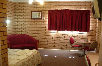 Country Manor Motor Inn - Hervey Bay Accommodation 2