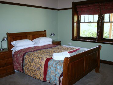 Batlow House - Hervey Bay Accommodation 2