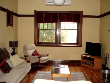 Batlow House - Hervey Bay Accommodation 4