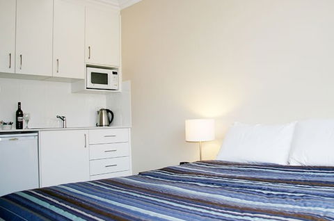 Merivale Motel Tumut - Hervey Bay Accommodation 0