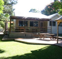 Pine Cottage - Hervey Bay Accommodation