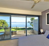 Dolphins - Hervey Bay Accommodation
