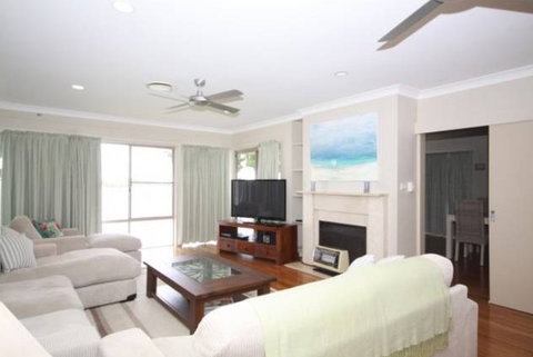 Sunset Boulevarde 12 - Hervey Bay Accommodation 1
