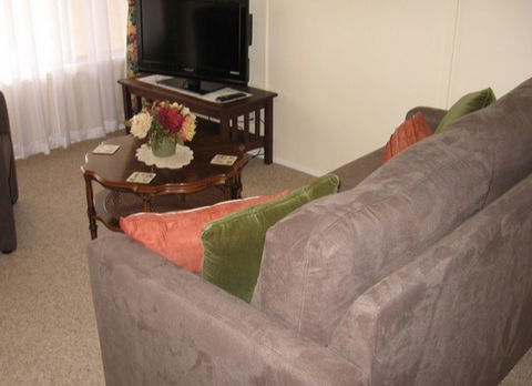 Bluebell Cottage - Hervey Bay Accommodation 0