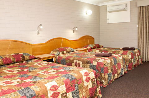 Hilltops Retreat Motor Inn - Tourism Hervey Bay 2
