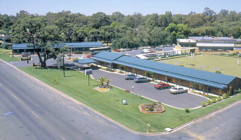 Deniliquin Country Club Motor Inn - Hervey Bay Accommodation 0