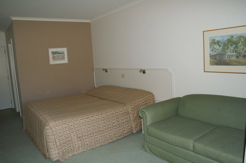 Deniliquin Country Club Motor Inn - Hervey Bay Accommodation 4