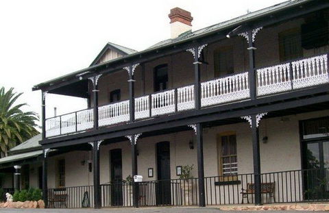 The Old Bridge Inn - Tourism Hervey Bay 4
