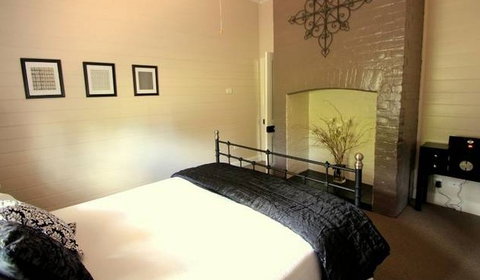 Annie's Folly Boutique Accommodation - Hervey Bay Accommodation 1