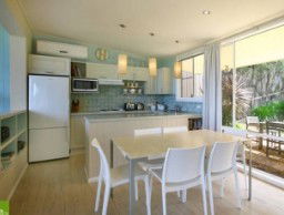 Aqua Bamboo - Hervey Bay Accommodation 2