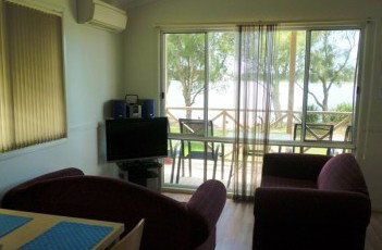 Belmont Pines Lakeside Holiday Park - Hervey Bay Accommodation 2