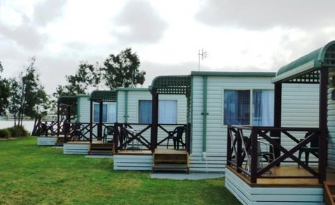 Belmont Pines Lakeside Holiday Park - Hervey Bay Accommodation 3