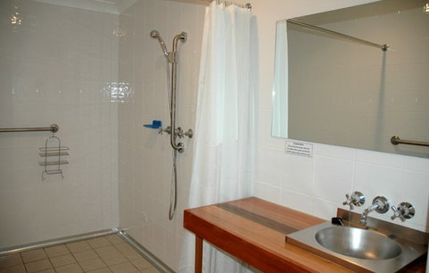 Carrs Hunter Valley Macadamia Farm Guest House - Hervey Bay Accommodation 3