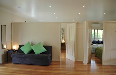 Carrs Hunter Valley Macadamia Farm Guest House - Hervey Bay Accommodation 4