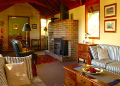 Broomelea - Tourism Hervey Bay 0