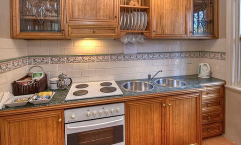 Bridal Falls Cottage - Tourism Hervey Bay 1