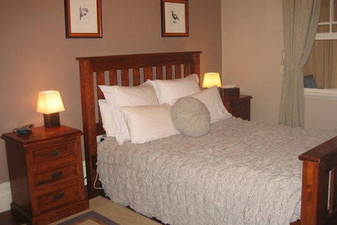 Bridal Falls Cottage - Tourism Hervey Bay 2