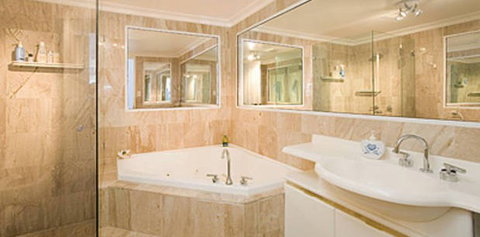 Absolute Beachfront Manly Bed And Breakfast - Hervey Bay Accommodation 2