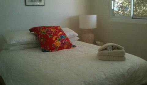 Absolute Beachfront Manly Bed And Breakfast - Hervey Bay Accommodation 4