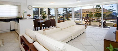 Absolute Beachfront Manly Bed And Breakfast - Hervey Bay Accommodation 5