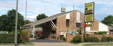 All Travellers Motor Inn - Hervey Bay Accommodation 1