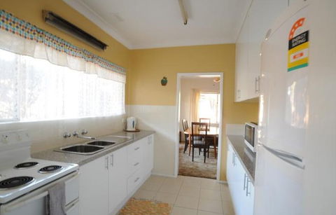 Amber Court Coonabarabran - Hervey Bay Accommodation 2