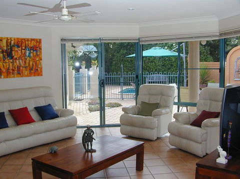 Golden Cane Bed And Breakfast - Hervey Bay Accommodation 0