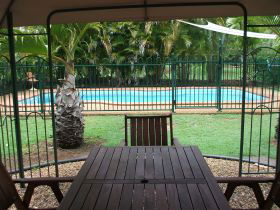 Bungadoo Country Cottage - Hervey Bay Accommodation 1