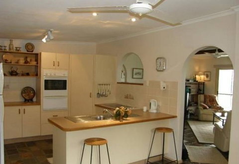 Waterfront Oasis - Hervey Bay Accommodation 2