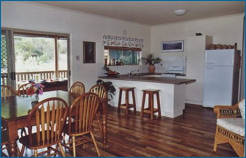 Fraser Island Hideaway - Hervey Bay Accommodation 2