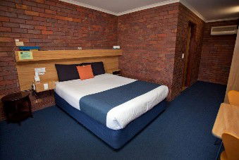 Blue Shades Motel - Hervey Bay Accommodation 3
