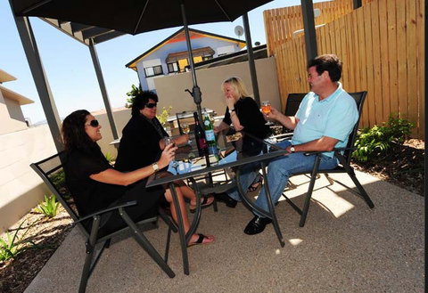 Gladstone Heights Executive Apartments - Hervey Bay Accommodation 0