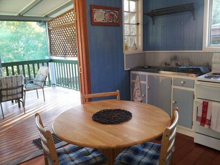 Auckland Street Queenslander - Hervey Bay Accommodation 2