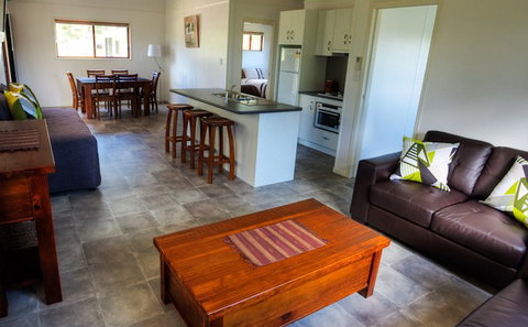 Killarney View Cabins And Caravan Park - Hervey Bay Accommodation 1
