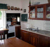 Dillons Cottage - Hervey Bay Accommodation
