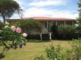 Hope Cottage Country Retreat At Assmanshausen Winery - Hervey Bay Accommodation 4