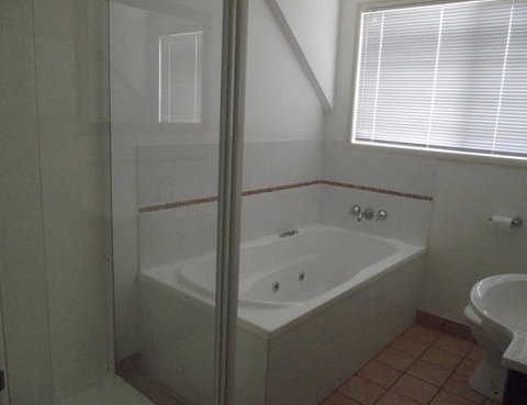 Aliana - Holiday Home - Tourism Hervey Bay 6