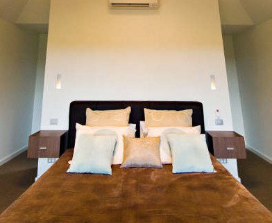 Chandeliers On Abbey - Hervey Bay Accommodation 1