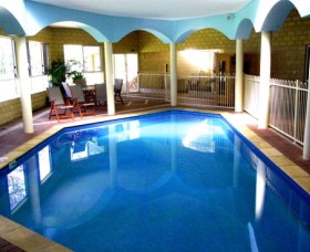 Inn The Tuarts Guest Lodge - Tourism Hervey Bay 0