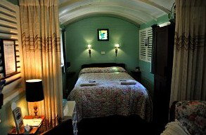Uhuru Chalets - Tourism Hervey Bay 3