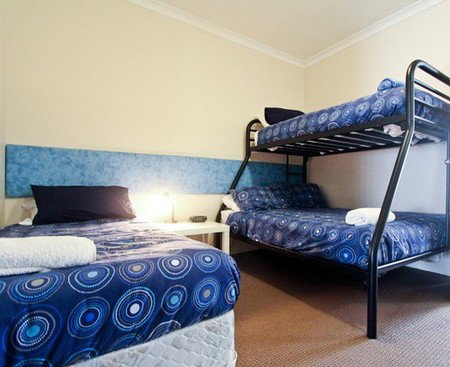 Duke's Apartments - Hervey Bay Accommodation 2
