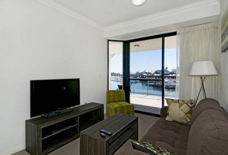 Quality Suites Crest Mandurah - Hervey Bay Accommodation 3
