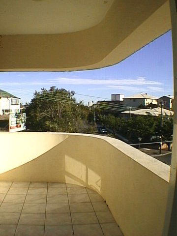 Hampton Court Apartments - Hervey Bay Accommodation 1