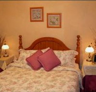 Rosellas at Canyon Lookout - Hervey Bay Accommodation