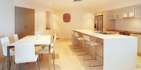 Coral Cove Apartments - Hervey Bay Accommodation 1